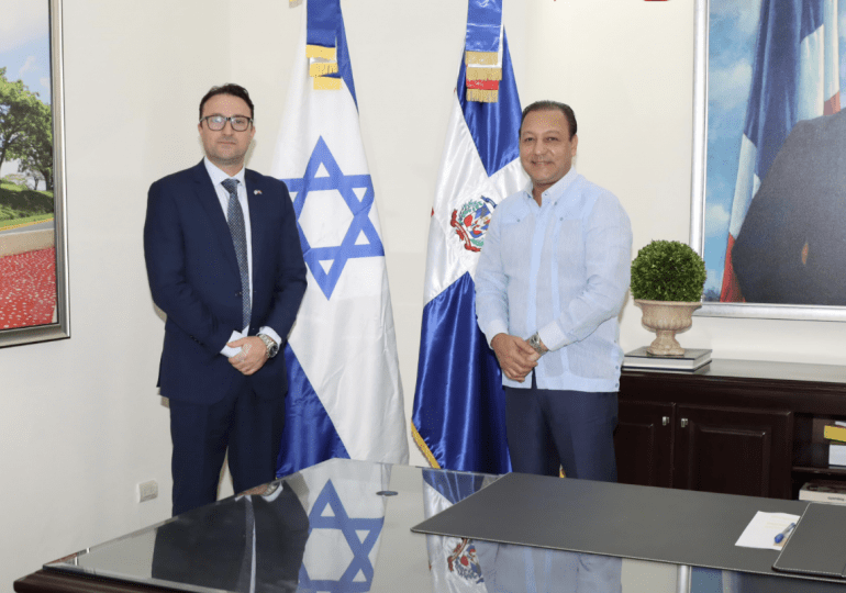 Abel Martínez recibe la visita del honorable embajador de Israel en el país